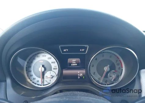 2015 Mercedes-Benz Gla 250 4Matic z USA, uszkodzony, nr VIN WDCTG4GB0FJ099584